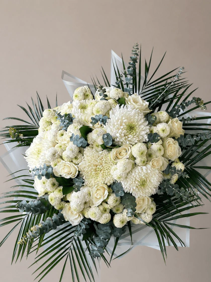 White Majeste Buketi