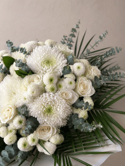 White Majeste Buketi